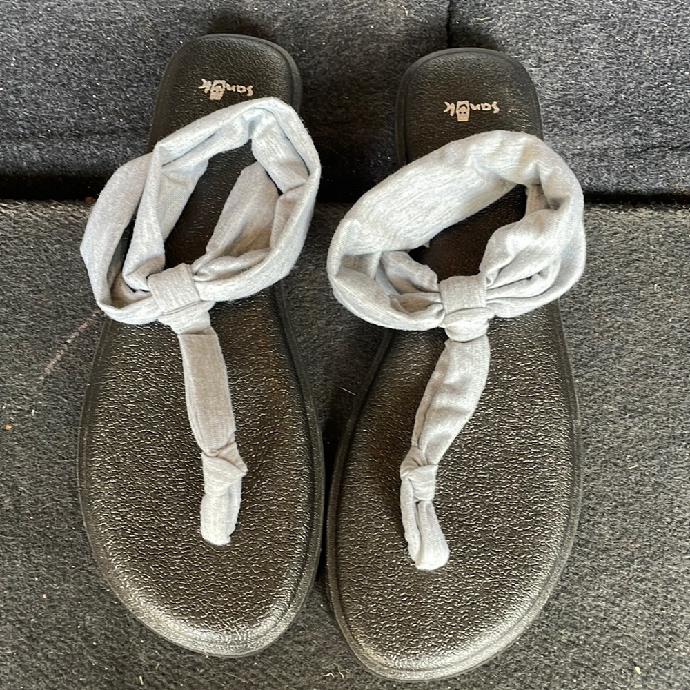 “Sanuk” ladies sandals, never been worn, size 10